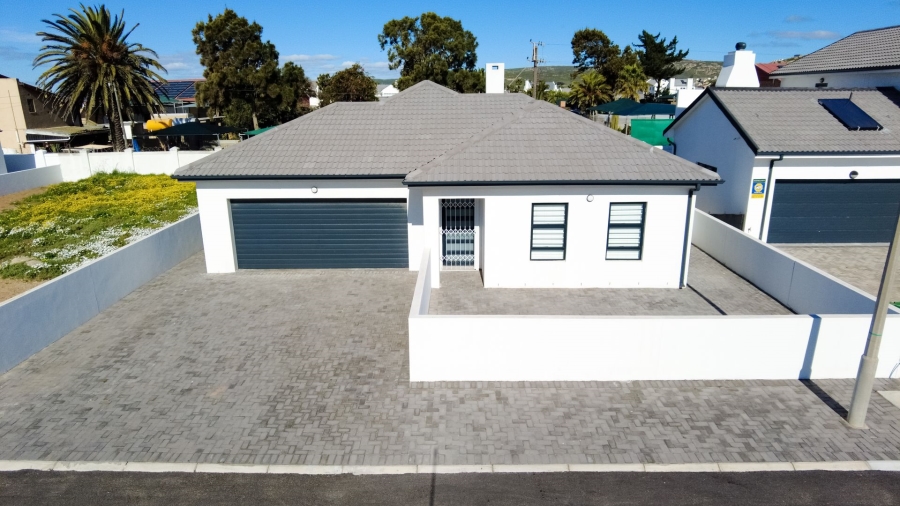 4 Bedroom Property for Sale in Sandy Point Beach Estate Western Cape